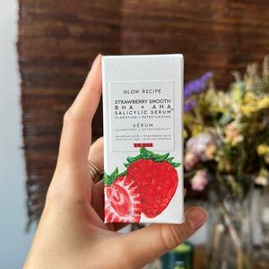 GLOW RECIPE STRAWBERRY SMOOTH BHA + AHA SALICYLIC SERUM